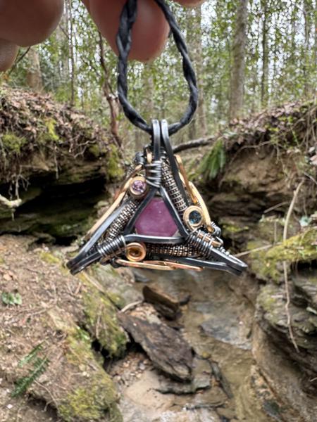 Necklaces & Pendants